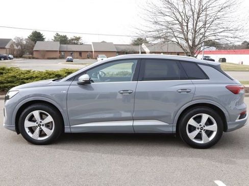 Used 2024 Audi Q4 e-tron Premium image 6