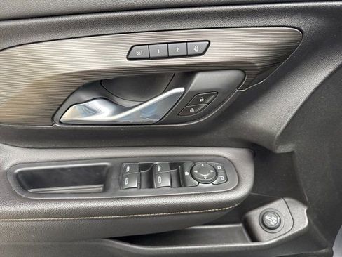 Used 2020 GMC Terrain SLT w/ Preferred Package image 16