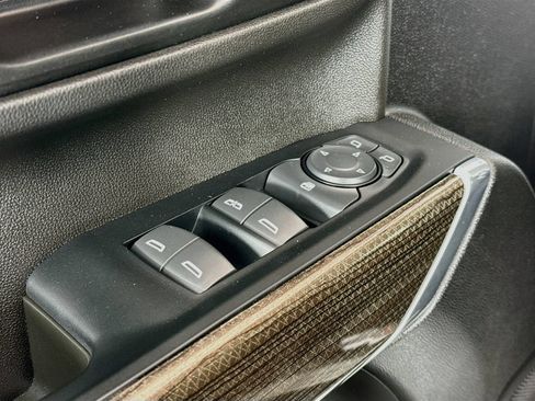 Used 2023 Chevrolet Silverado 2500 LT AWD/4WD image 17