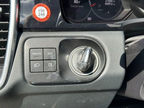 Used 2022 Porsche Cayenne Platinum Edition image 33