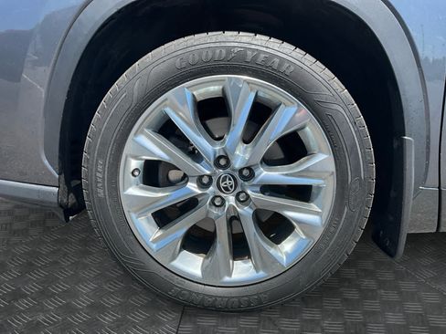 Used 2023 Toyota Highlander Limited AWD/4WD image 14