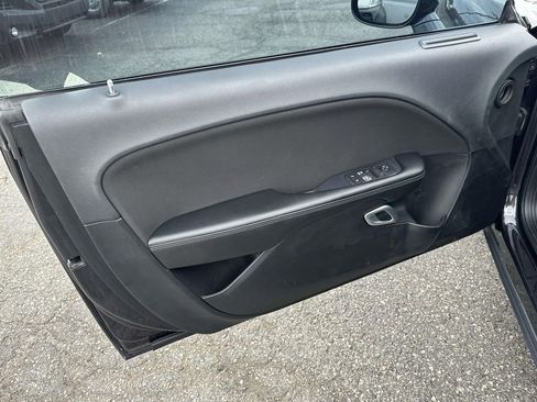 Used 2016 Dodge Challenger SXT RWD image 13