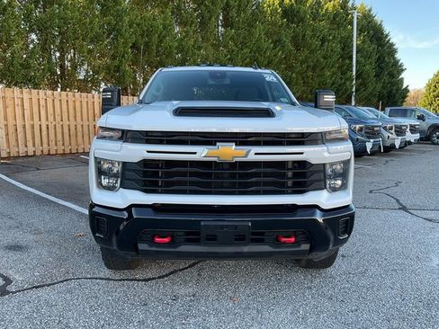 Used 2024 Chevrolet Silverado 2500 Custom w/ Custom Value Package image 2