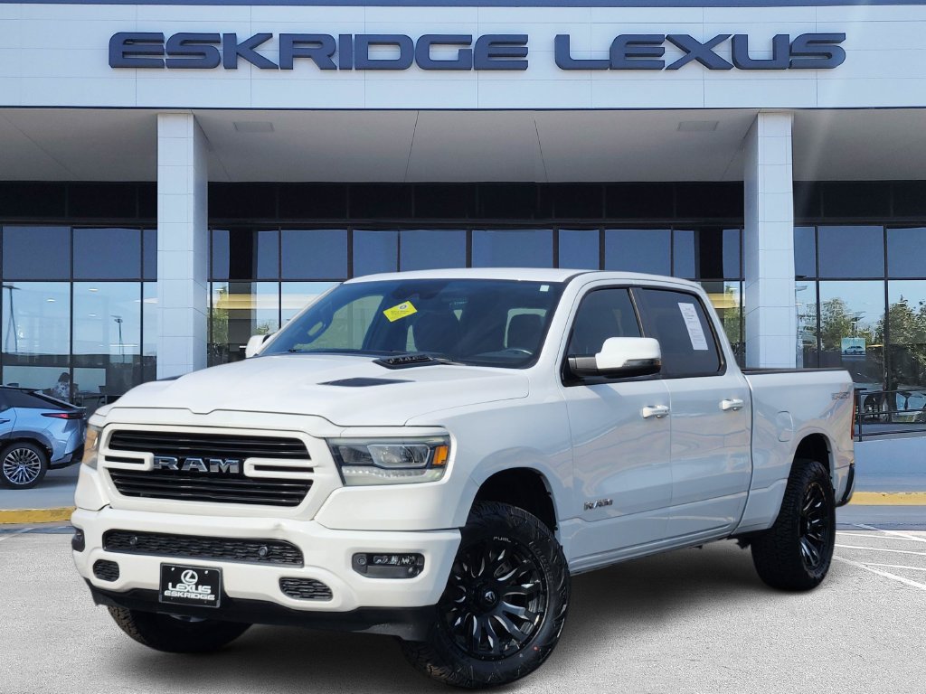 Used 2023 RAM 1500 Laramie AWD/4WD image 1