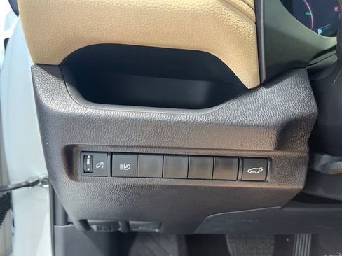 Used 2025 Toyota RAV4 XLE w/ Convenience Package FWD image 14