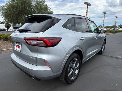 Used 2024 Ford Escape ST-Line AWD/4WD image 4