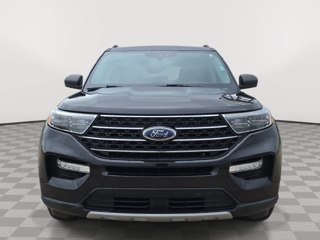 Used 2021 Ford Explorer XLT w/ Equipment Group 202A AWD/4WD image 2