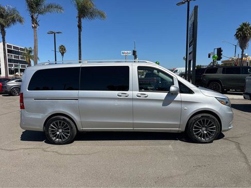 Used 2016 Mercedes-Benz Metris Passenger image 35
