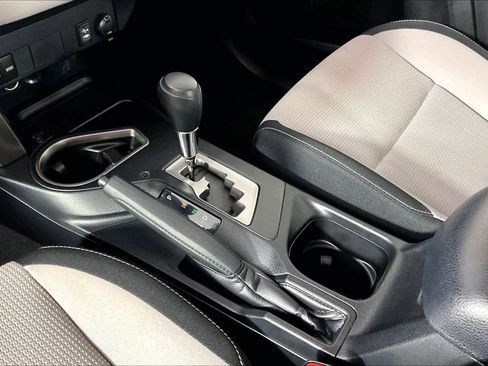 Used 2017 Toyota RAV4 XLE w/ Carpet Mat Package FWD image 16