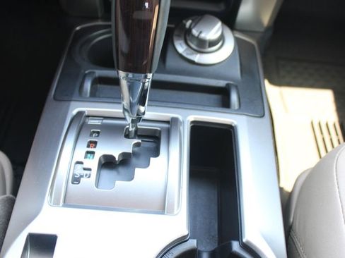 Used 2022 Toyota 4Runner Limited AWD/4WD image 42