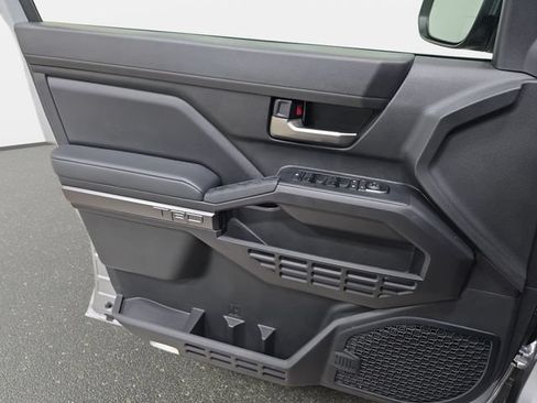 Certified 2024 Toyota Tacoma TRD Off-Road w/ TRD Off Road Upgrade Package AWD/4WD image 27