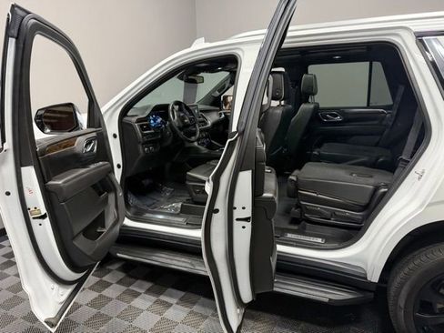 Used 2023 Chevrolet Tahoe Premier AWD/4WD image 13