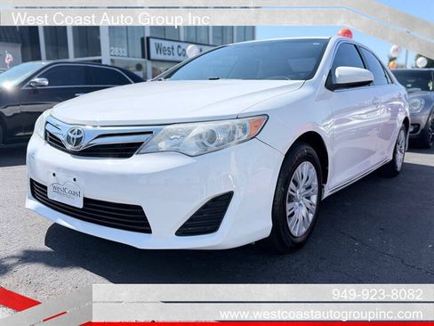 Used 2013 Toyota Camry LE FWD image 2