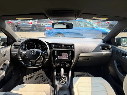 Used 2016 Volkswagen Jetta Sport FWD image 11
