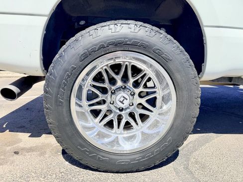 Used 2017 Nissan Titan SV RWD image 23