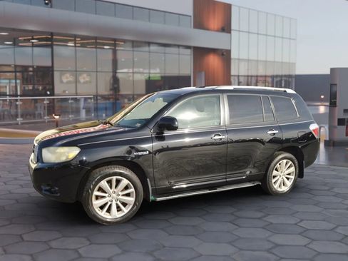 Used 2010 Toyota Highlander Limited image 3
