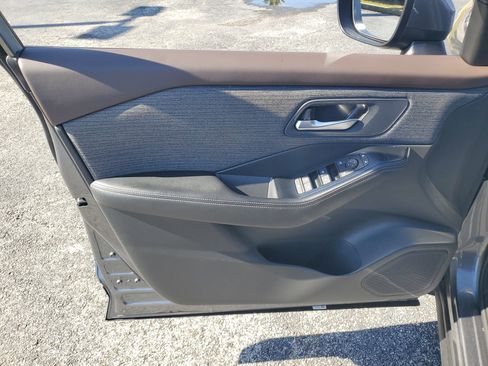 Certified 2023 Nissan Rogue SV image 10