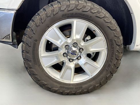 Used 2010 Ford F150 Lariat image 14