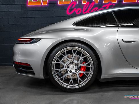 Used 2020 Porsche 911 Carrera 4S w/ Premium Package AWD/4WD image 28