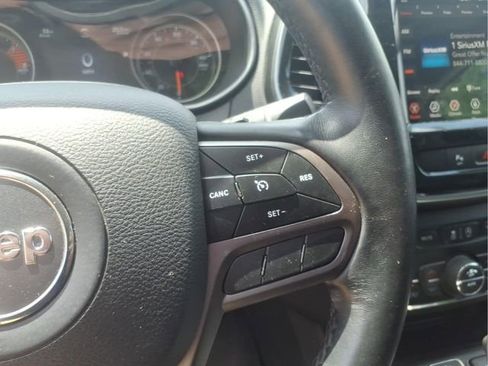 Used 2019 Jeep Cherokee Limited AWD/4WD image 15
