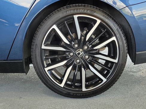Used 2023 Honda Accord Touring image 5