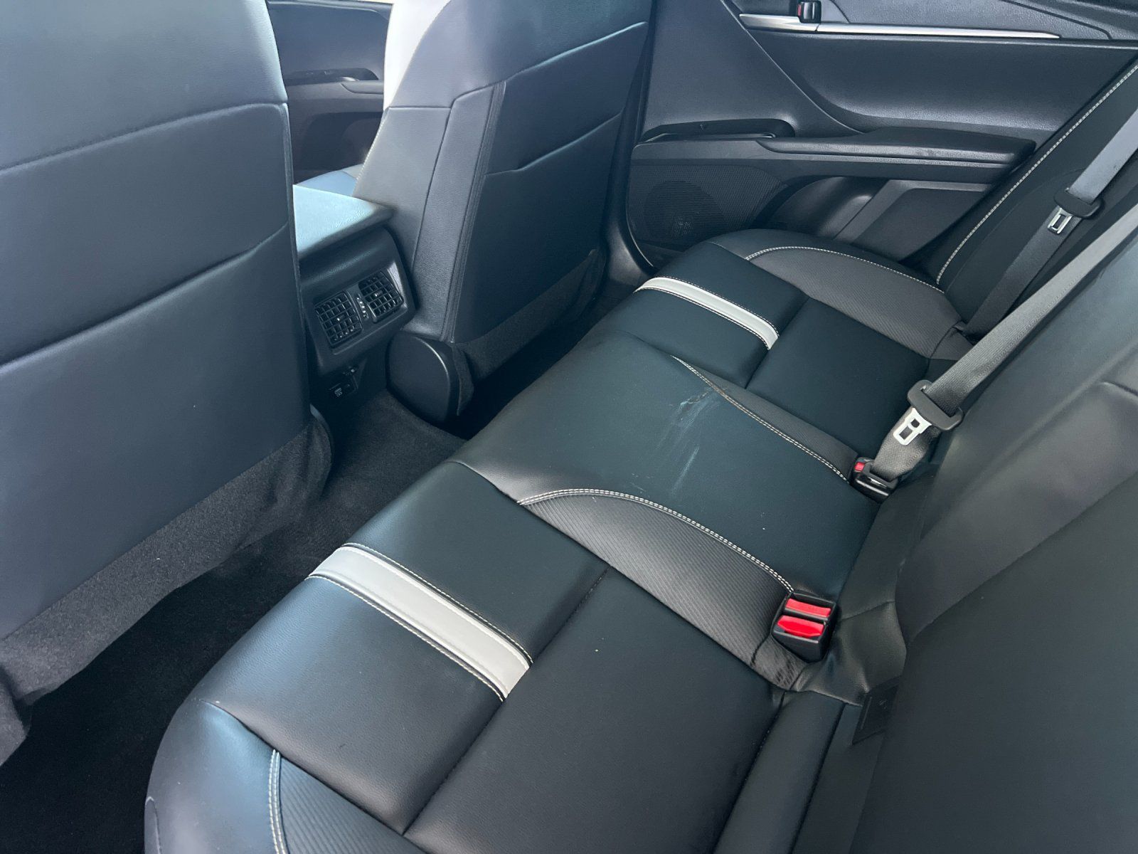 Used 2025 Toyota Camry SE FWD image 12