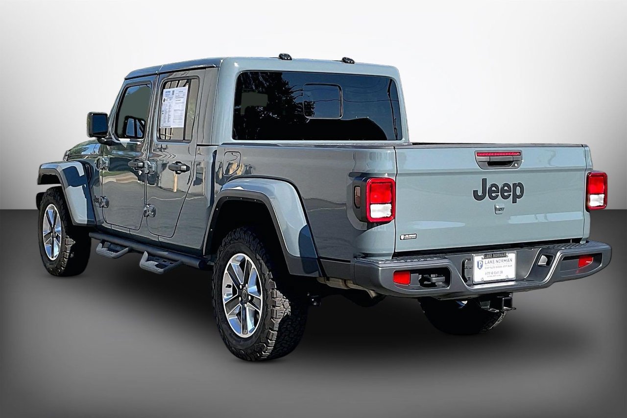 Certified 2024 Jeep Gladiator Sport w/ Premium Package AWD/4WD image 6