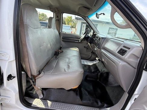 Used 2001 Ford F350 XL image 17