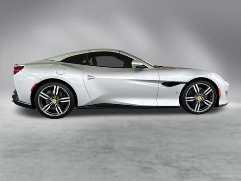 Used 2019 Ferrari Portofino RWD image 13