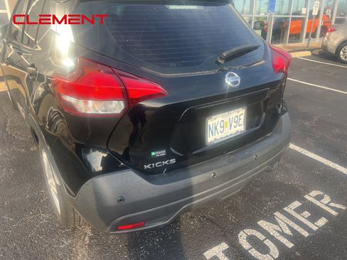 Used 2020 Nissan Kicks S image 6