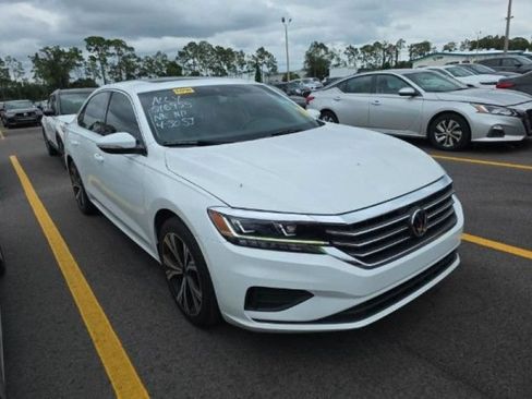 Used 2021 Volkswagen Passat 2.0T SE FWD image 3