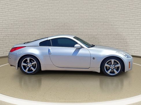 Used 2006 Nissan 350Z Touring w/ (N93) Cargo Convenience Pkg RWD image 4