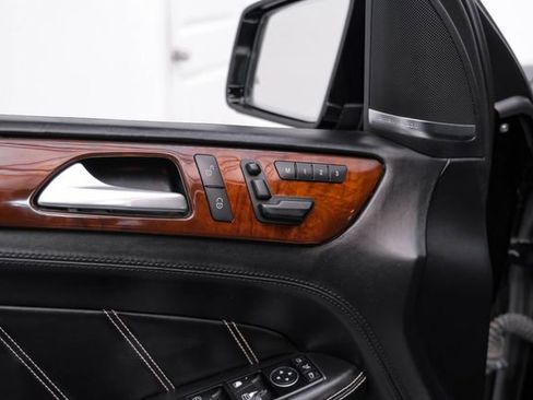Used 2015 Mercedes-Benz ML 63 AMG 4MATIC image 37
