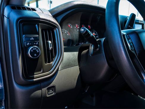 Used 2022 Chevrolet Silverado 1500 Custom RWD image 12