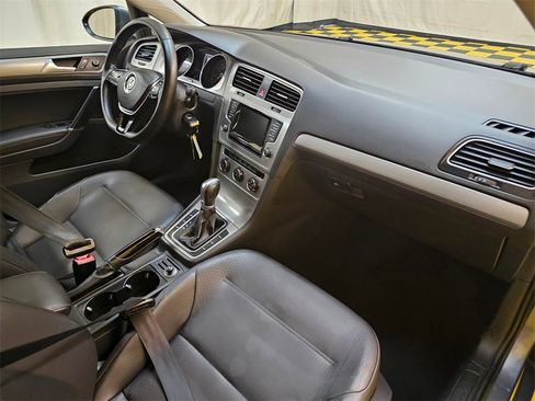 Used 2015 Volkswagen Golf SE image 11