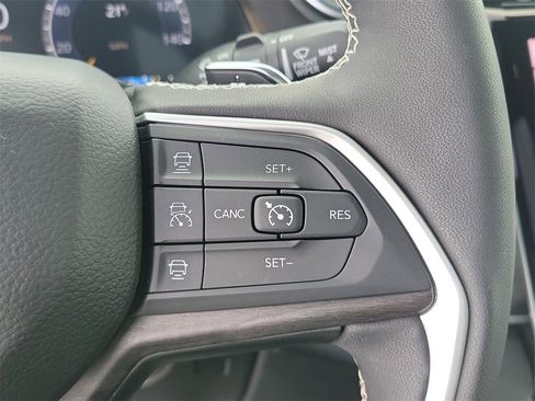 New 2025 Jeep Grand Cherokee L Limited w/ Luxury Tech Group II image 15