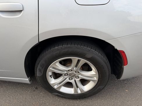 Used 2019 Dodge Charger SXT w/ Leather Interior Group image 33