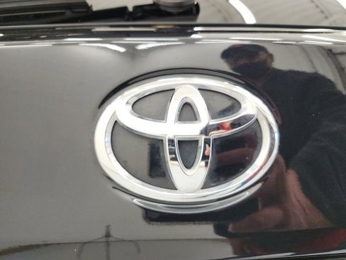 Used 2025 Toyota Corolla Cross LE image 17