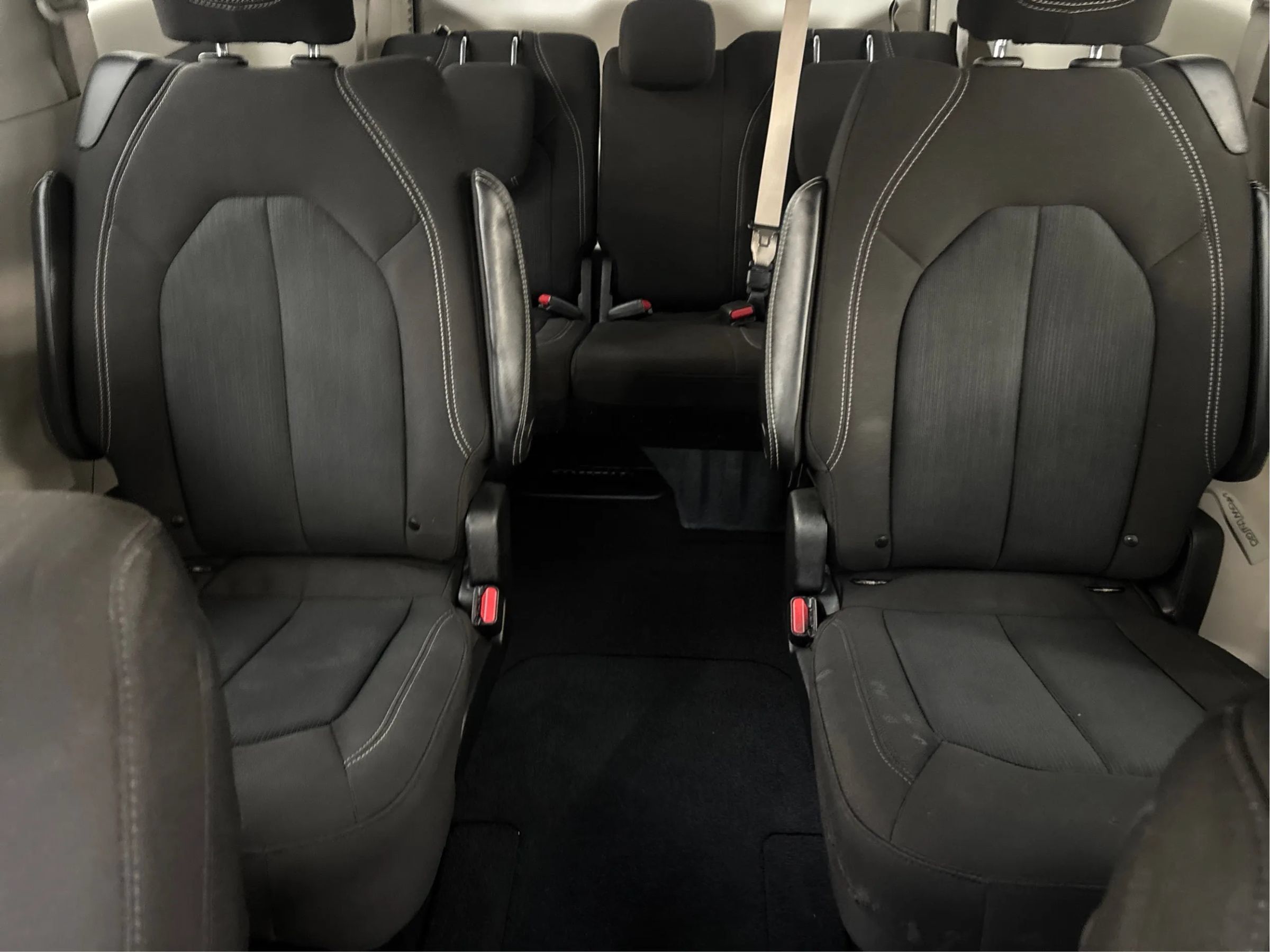 Used 2023 Chrysler Voyager LX FWD image 45