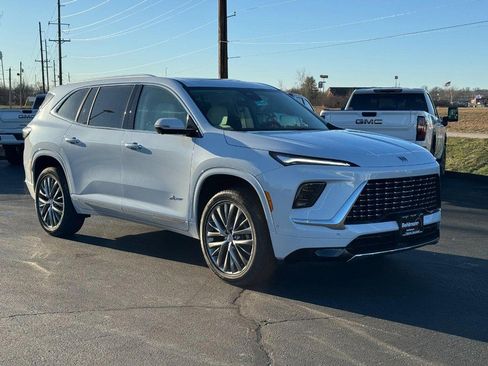 New 2026 Buick Enclave Avenir w/ Super Cruise Package image 2