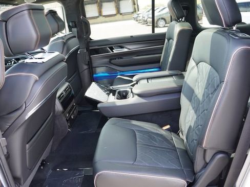 New 2026 Jeep Grand Wagoneer Summit AWD/4WD image 11