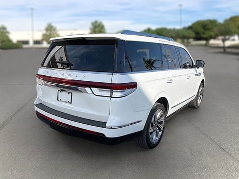 Used 2023 Lincoln Navigator Reserve image 7