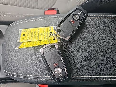 Used 2020 Ford Escape SE AWD/4WD image 29