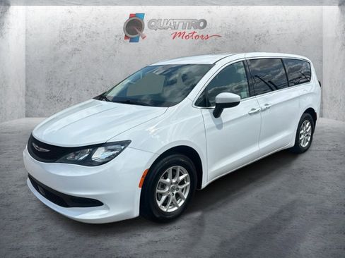Used 2022 Chrysler Voyager LX FWD image 1