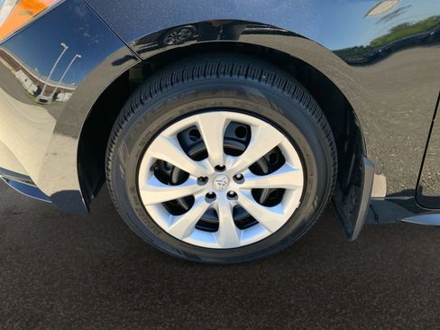 Used 2025 Toyota Corolla LE FWD image 33
