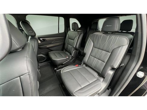 Certified 2025 Buick Enclave Avenir w/ Super Cruise Package AWD/4WD image 28