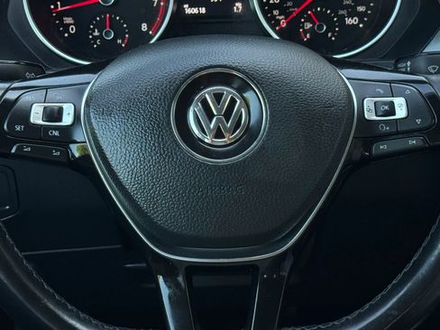 Used 2018 Volkswagen Tiguan SE FWD image 30