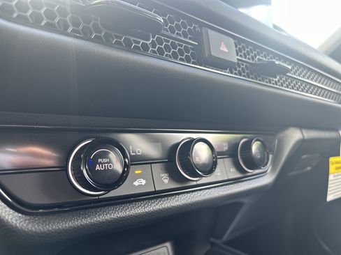 Certified 2026 Honda HR-V LX image 25