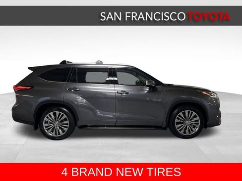 Used 2022 Toyota Highlander Platinum image 6