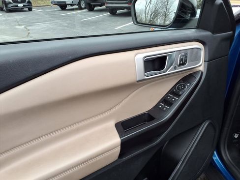 Used 2020 Ford Explorer Limited image 17